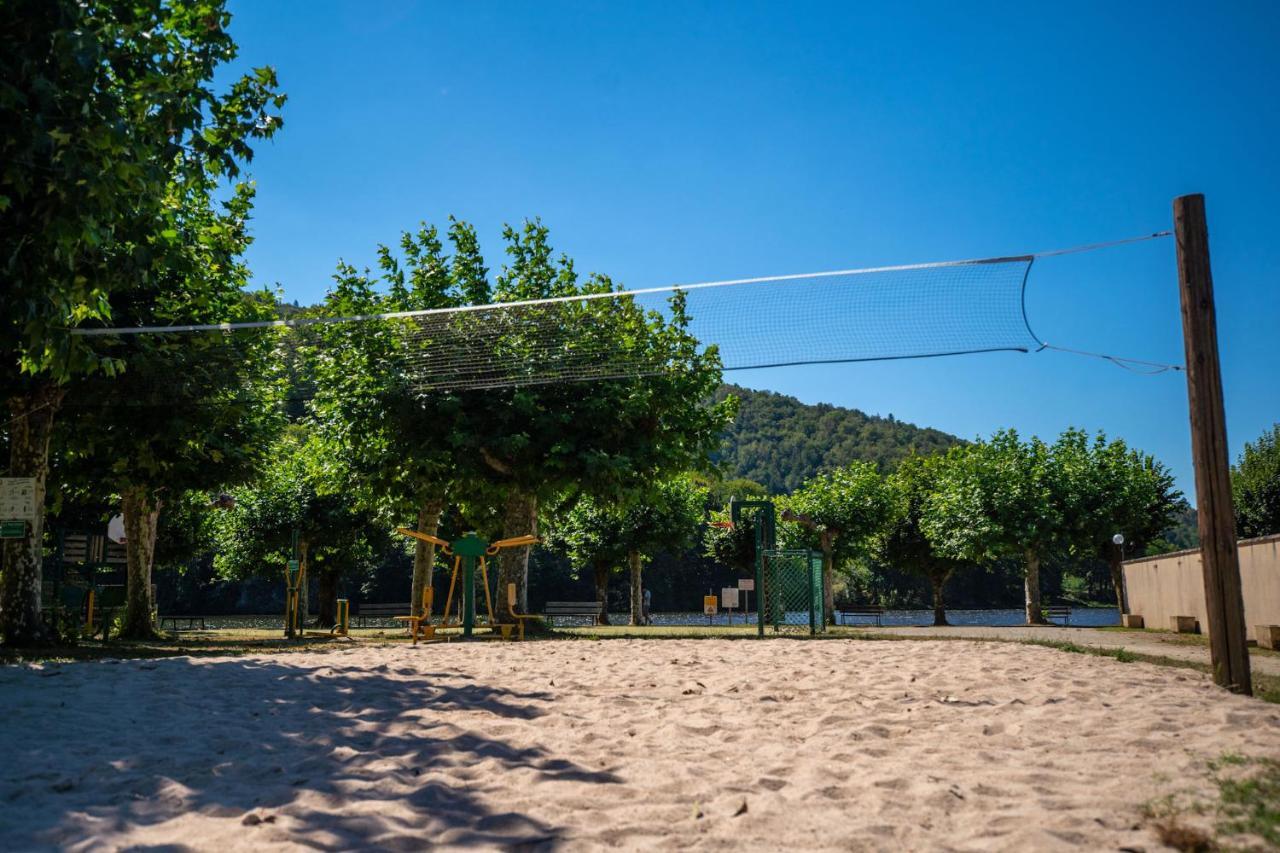 Camping Le Chateau Du Gibanel Saint-Martial-Entraygues Exterior photo