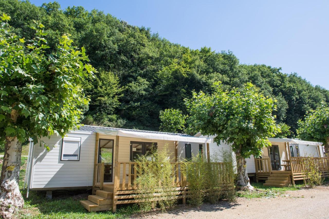 Camping Le Chateau Du Gibanel Saint-Martial-Entraygues Exterior photo